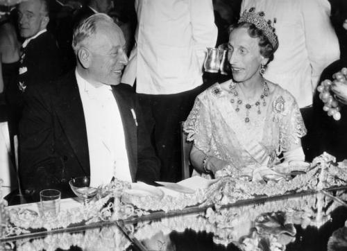 Frits Zernike met Koningin Louise van Zweden